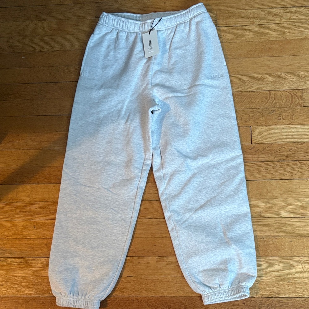 NWT Aritzia sweatpants